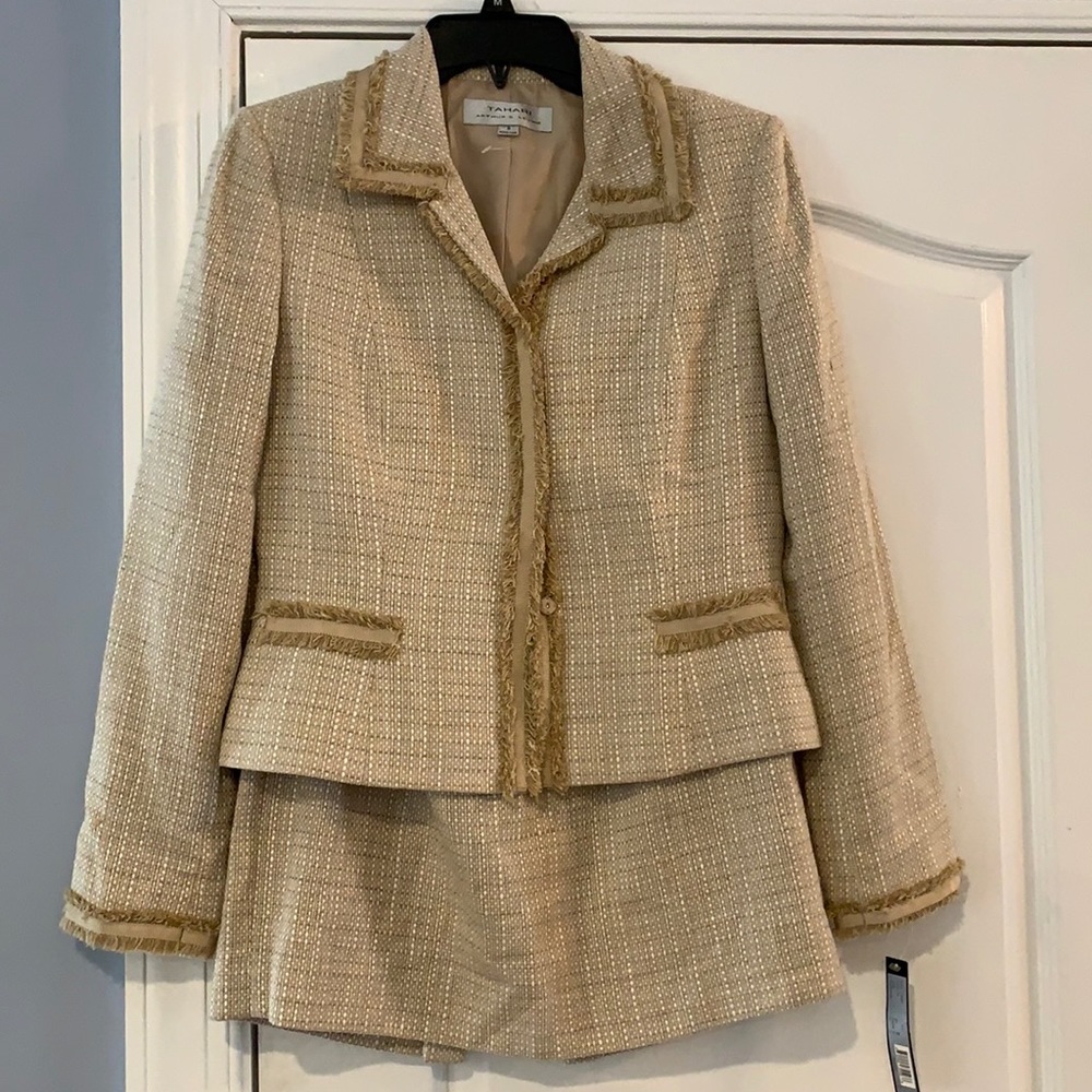 NWT Tahari tweed 2-piece suit